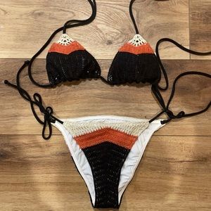 Colorblock crochet bikini